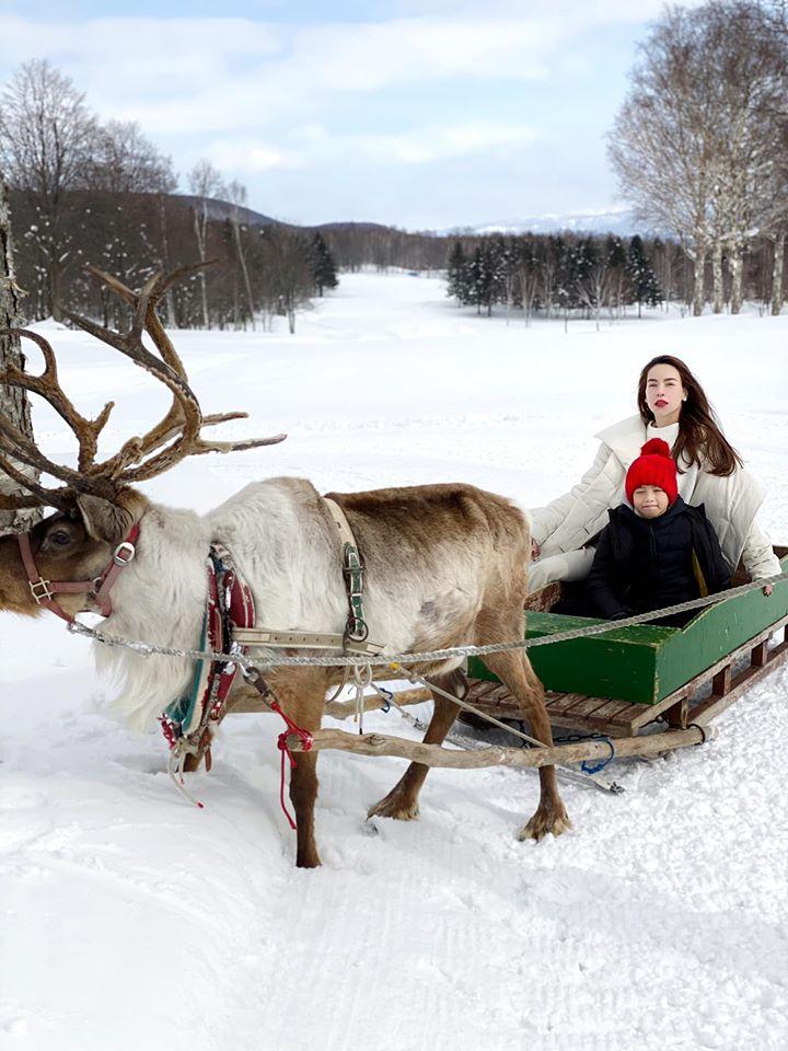 Tự đăng ảnh du lịch đẹp lung linh, Hồ Ngọc Hà - Kim Lý thực sự ra sao trong bức hình bị chụp lén?-4