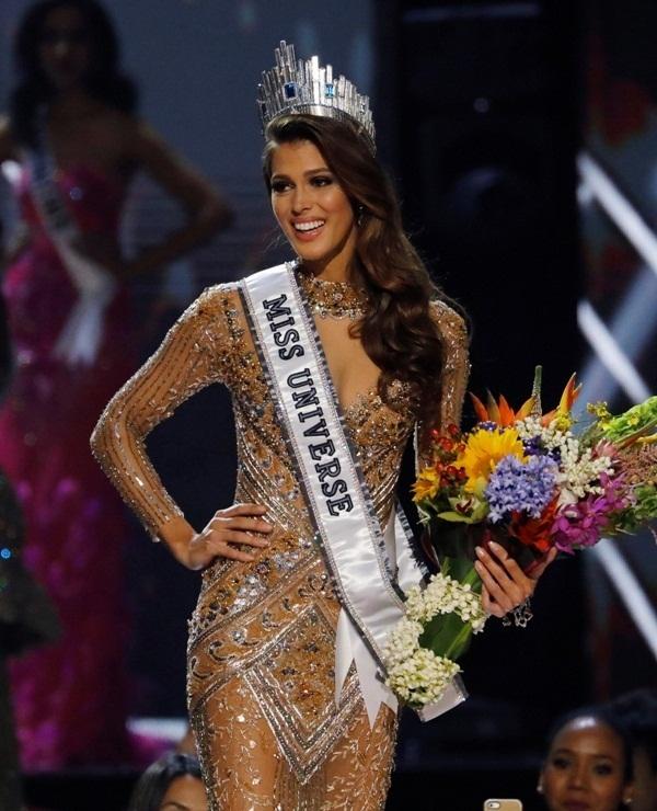 Hôm nay là một ngày đặc biệt đối với Hoa hậu Hoàn vũ 2016 - Iris Mittenaere. Ngày này 3 năm trước, 