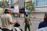Nghi án thanh niên ngáo đá cầm súng, lựu đạn cướp ngân hàng ở Sài Gòn