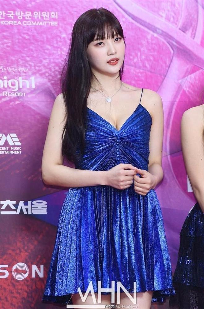 Fan xôn xao chuyện chị em mượn đồ: Joy (Red Velvet) diện váy tại Seoul Music Awards 2020 đụng hàng Taeyeon (SNSD)-3