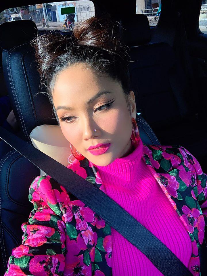 Mặc màu chóe nhất, họa tiết quê nhất mà HHen Niê vẫn được khen tới tấp-2