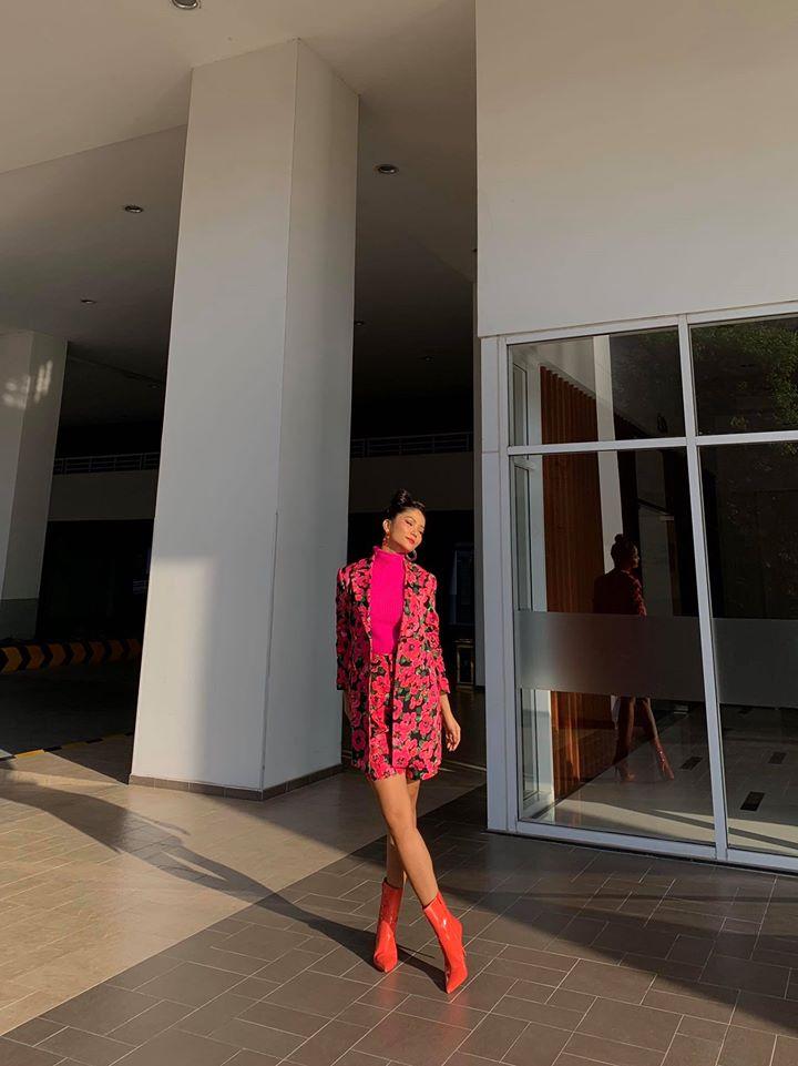 Mặc màu chóe nhất, họa tiết quê nhất mà HHen Niê vẫn được khen tới tấp-4