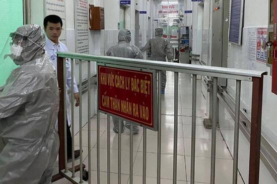 18 y, bác sĩ và nhân viên bị 'nhốt' để phòng dịch virus corona đã được 'thả'