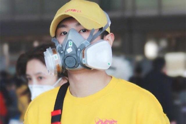 Hai nữ ca sĩ Trung Quốc bay cùng chuyến với người nhiễm virus corona-5