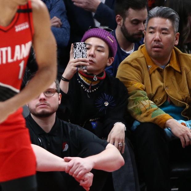 G-Dragon bị chê xuống sắc, già nua khi đi xem bóng rổ tại Mỹ-1