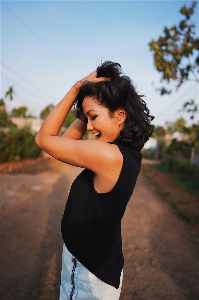 HHen Niê rũ bỏ hình tượng hoa hậu để hóa thân thành đả nữ trong phim hành động triệu đô-7