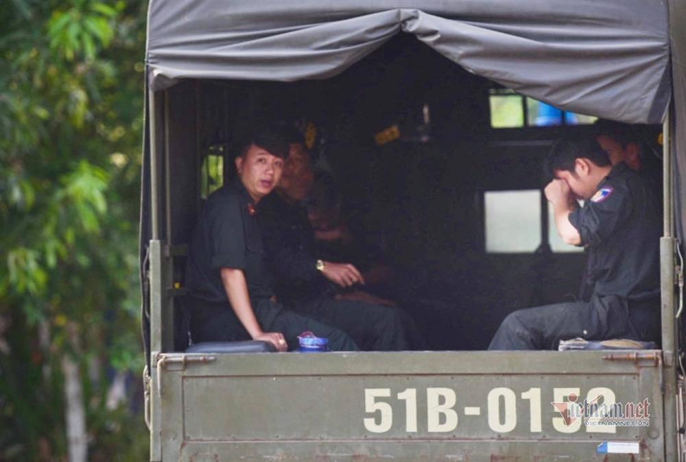 Thu dần quân ở Củ Chi, lập nhiều chốt mới lùng kẻ bắn chết 5 người-1