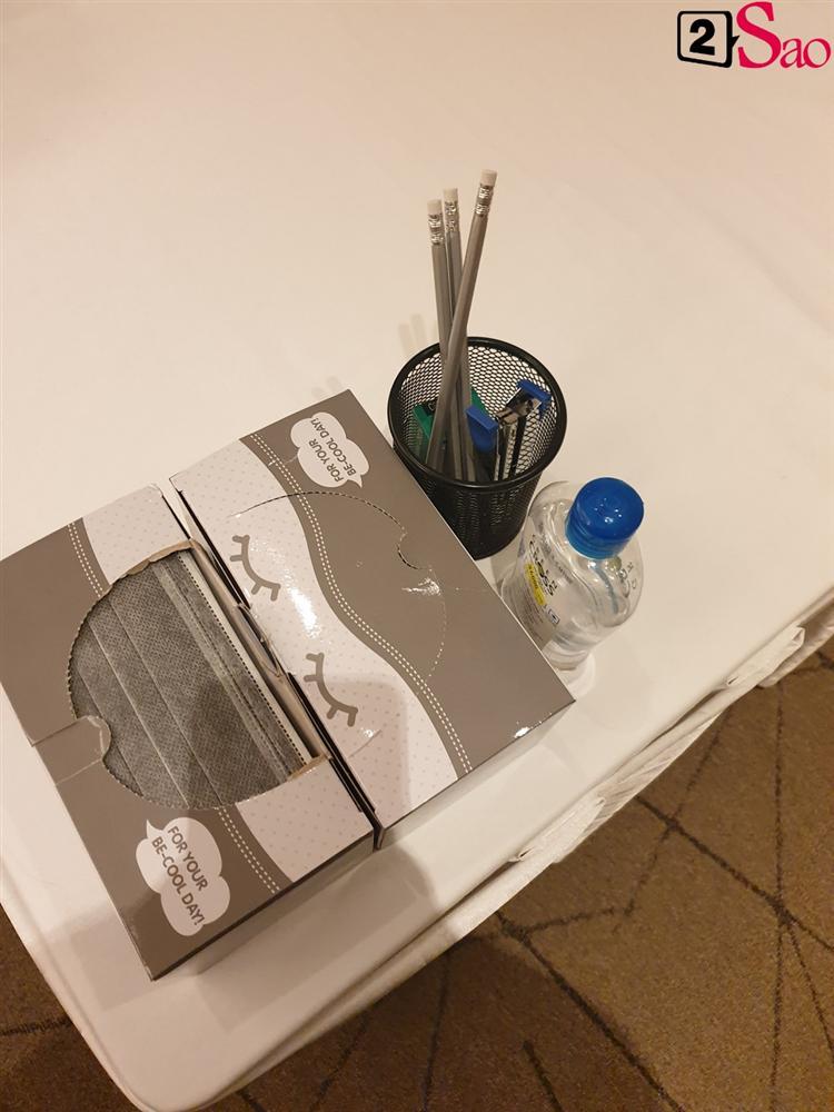 Giữa dịch corona, fan đến xem concert của WINNER được đo thân nhiệt và phát khẩu trang miễn phí-4