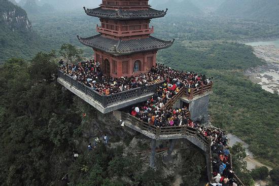 Dừng khai hội chùa Tam Chúc, Yên Tử, Ba Vàng để phòng bệnh do virus corona