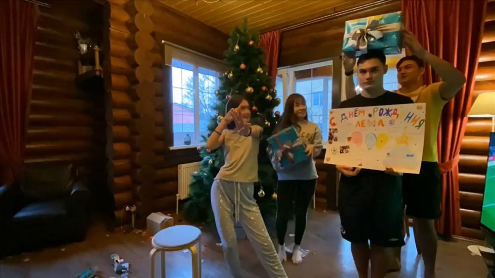 Yến Xuân vô tình khoe việc học tiếng Nga, phải chăng thủ môn Đặng Văn Lâm và bạn gái chuẩn bị làm đám cưới?-4