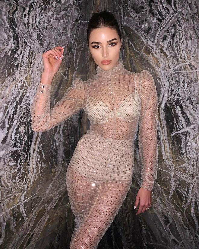 Hoa hậu Mỹ lộ vòng một chảy xệ vì không mặc nội y xuống phố-5