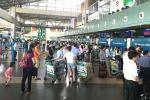 Nhóm du khách Trung Quốc 'cố thủ' ở sân bay Nội Bài, nhất định không chịu làm thủ tục về nước vì sợ nhiễm Corona