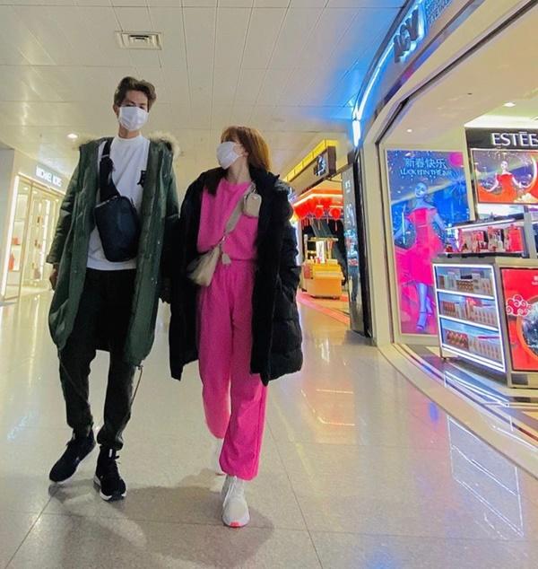 Thanh Hằng, Quỳnh Anh Shyn, Thúy Ngân lên đồ hồng du xuân: Tưởng sến súa mà đẹp khó cưỡng-9