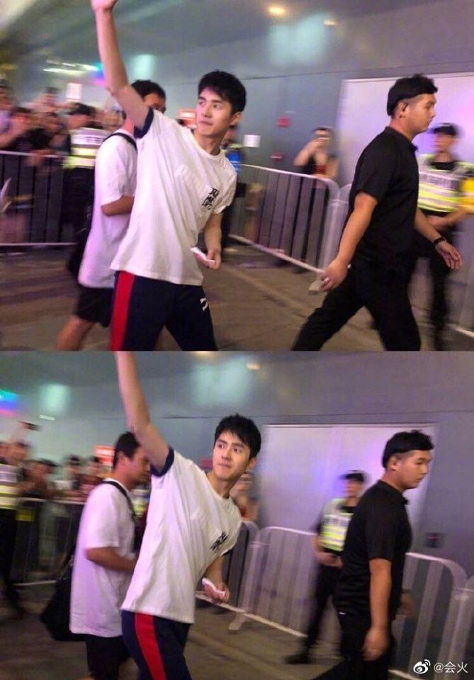 Mỹ nam Hoa ngữ trong ảnh chụp vội: Tiêu Chiến xuất thần hơn cả Vương Nhất Bác-6