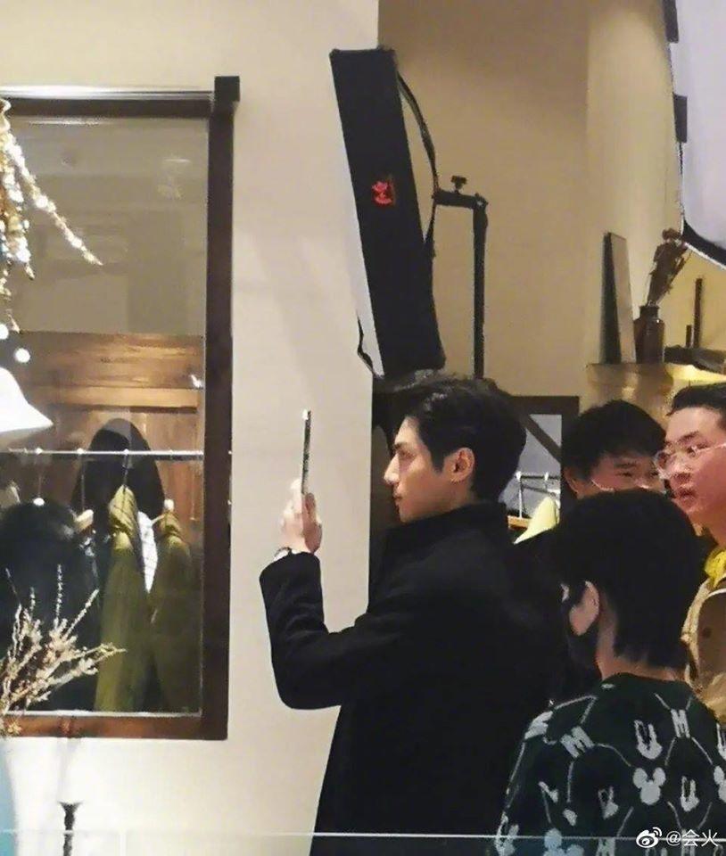 Mỹ nam Hoa ngữ trong ảnh chụp vội: Tiêu Chiến xuất thần hơn cả Vương Nhất Bác-8