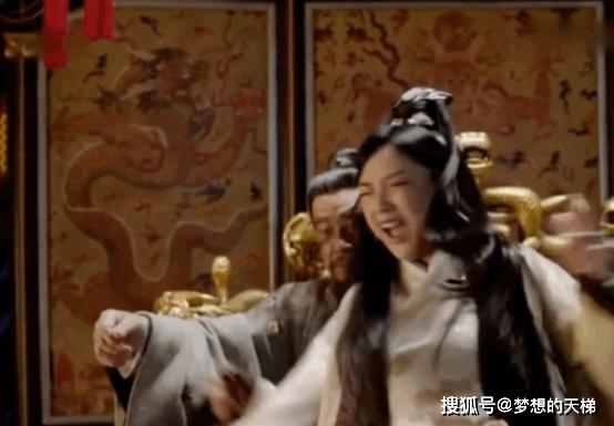 Khi đại hoa trở về truyền hình: Trái ngược Châu Tấn, Thang Duy hứng phải rổ gạch đá vì diễn xuất tệ hại-4