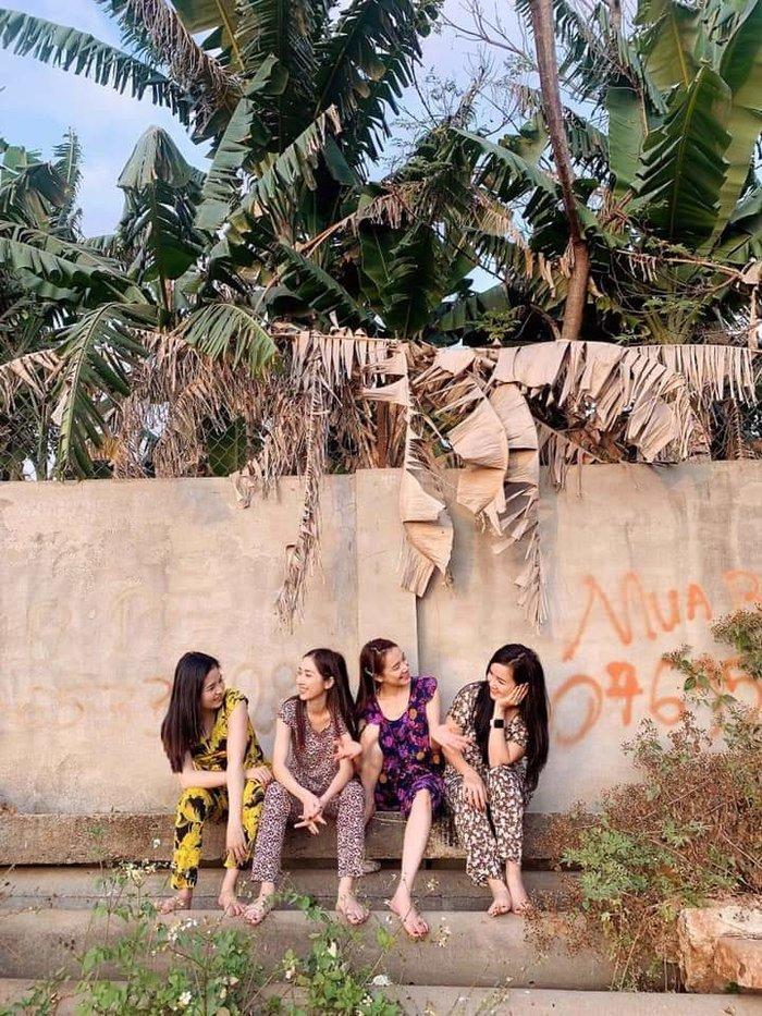 Không cần đồ lộng lẫy, chị em Nhã Phương mặc chuẩn style bỉm sữa vẫn thần thái ngút ngàn-1