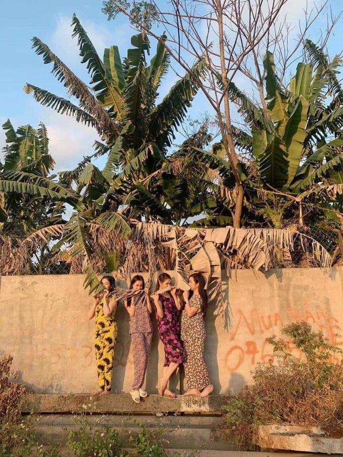 Không cần đồ lộng lẫy, chị em Nhã Phương mặc chuẩn style bỉm sữa vẫn thần thái ngút ngàn-2