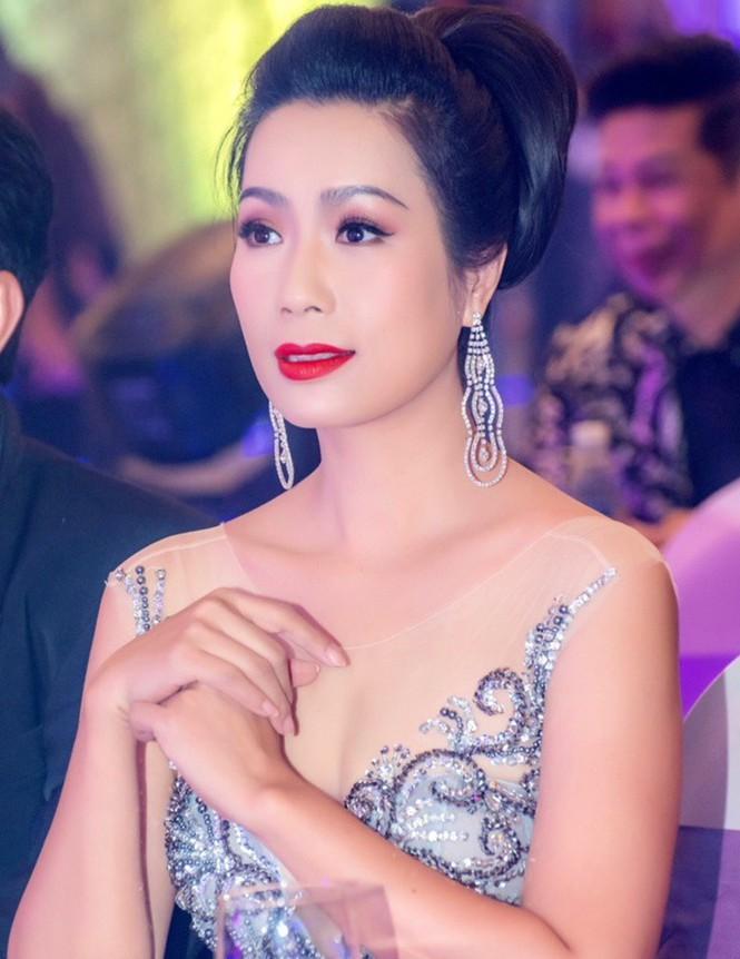 Sao Việt lao đao vì virus corona: Người đóng cửa sân khấu, người lùi lịch chiếu phim-2