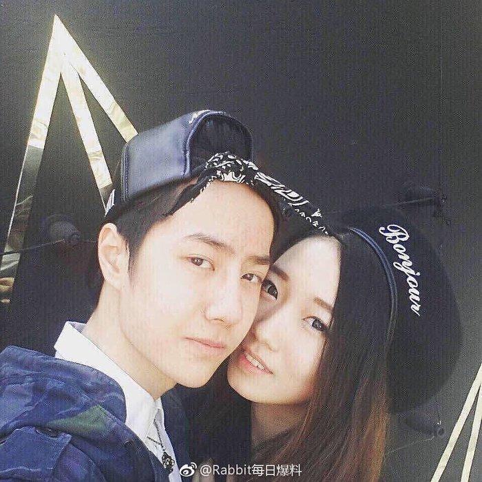 Luôn giữ gương mặt lạnh lùng nhưng Vương Nhất Bác chỉ mỉm cười với Tiêu Chiến, fan couple reo hò: Bác Quân Nhất Tiêu là có thật-7