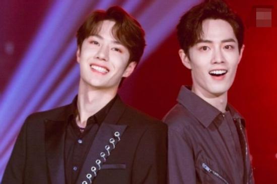 Luôn giữ gương mặt lạnh lùng nhưng Vương Nhất Bác chỉ mỉm cười với Tiêu Chiến, fan couple reo hò: 'Bác Quân Nhất Tiêu là có thật'