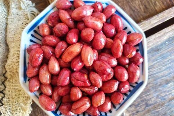 Dùng răng rút xương chân gà sống, bà chủ Thái Lan hài lòng với tình hình kinh doanh: 400 - 500kg chân gà đã được bán ra khắp Châu Á mỗi ngày-3