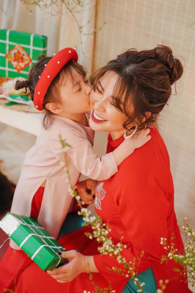 Mới đầu năm dân tình đã phải tan chảy với hội hot kid, đáng yêu gì đâu!-3