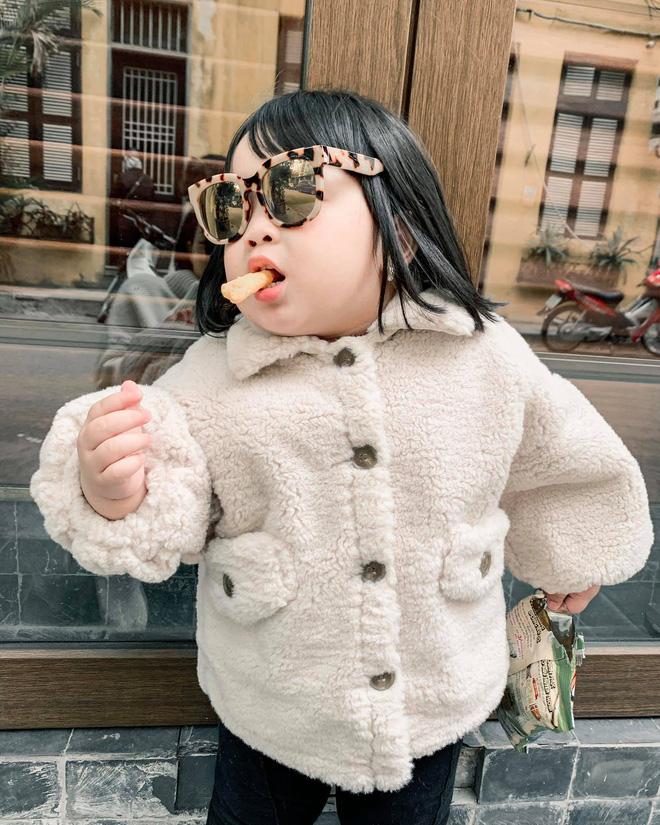 Mới đầu năm dân tình đã phải tan chảy với hội hot kid, đáng yêu gì đâu!-9