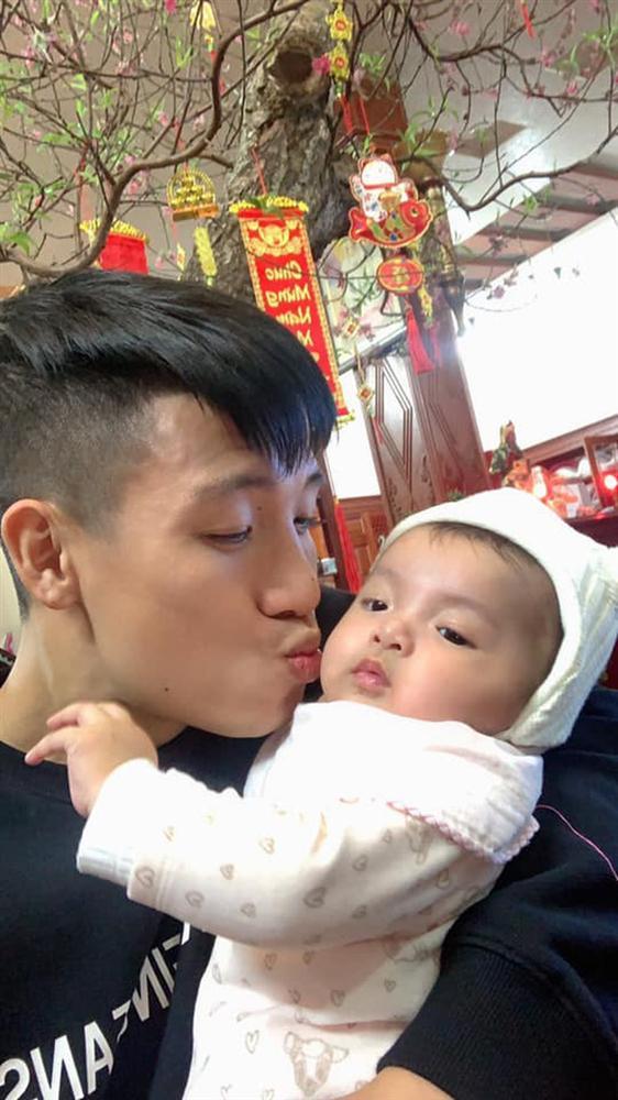 Mới đầu năm dân tình đã phải tan chảy với hội hot kid, đáng yêu gì đâu!-14