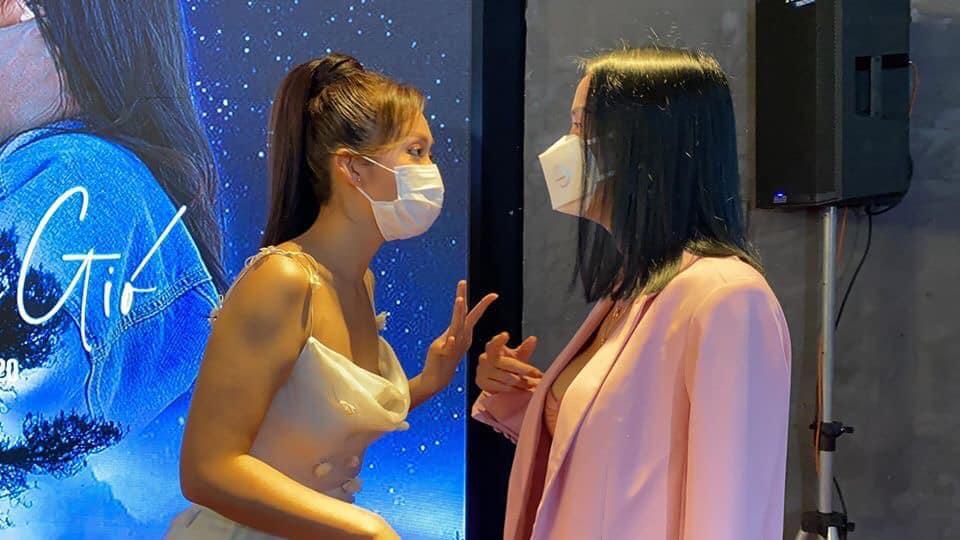 Diện đầm hai dây, Khả Ngân lộ bắp tay to khác xa hình photoshop-5