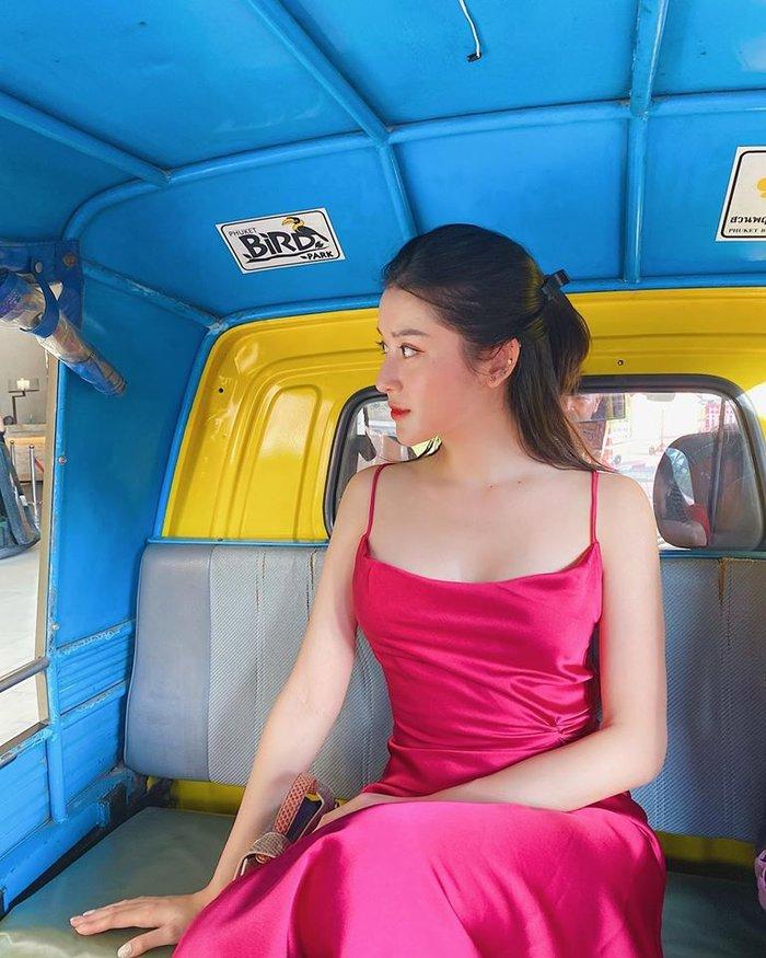 Sao Việt xuất ngoại đầu năm: Hương Giang xách túi nửa tỷ đi Dubai - Hồ Ngọc Hà cực ngầu giữa Nhật Bản-6