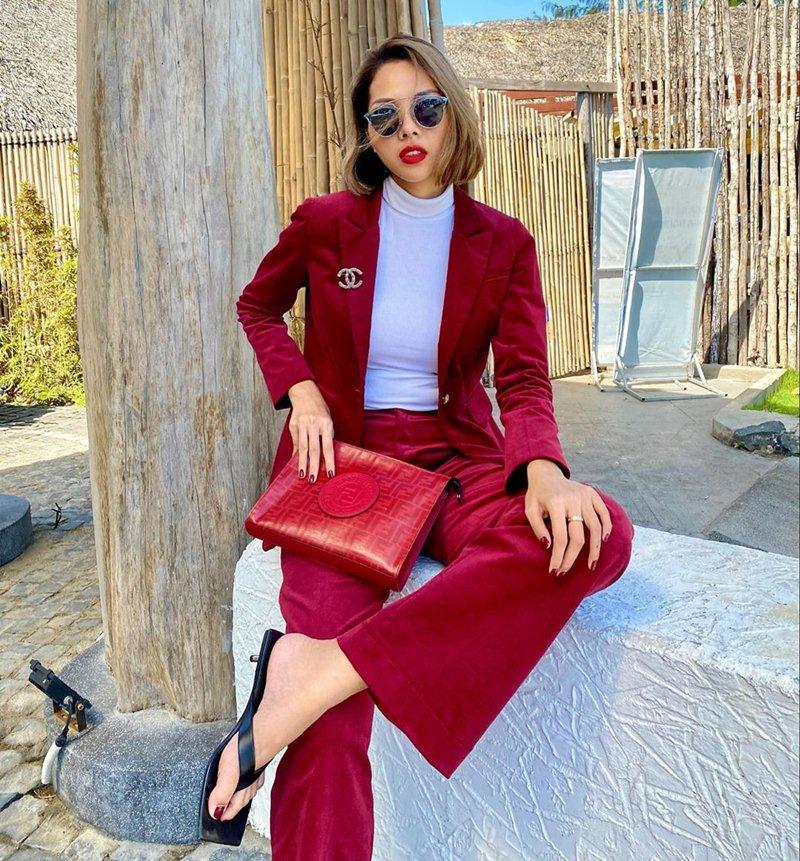 Sao Việt xuất ngoại đầu năm: Hương Giang xách túi nửa tỷ đi Dubai - Hồ Ngọc Hà cực ngầu giữa Nhật Bản-10