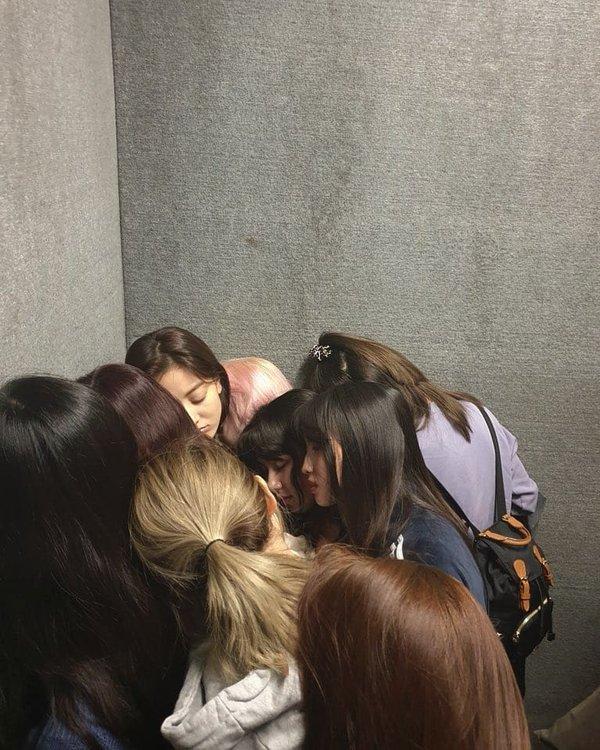 8 hình ảnh chứng minh idol Kpop là công việc khắc nghiệt đáng sợ, đừng mơ ngồi mát ăn bát vàng-8