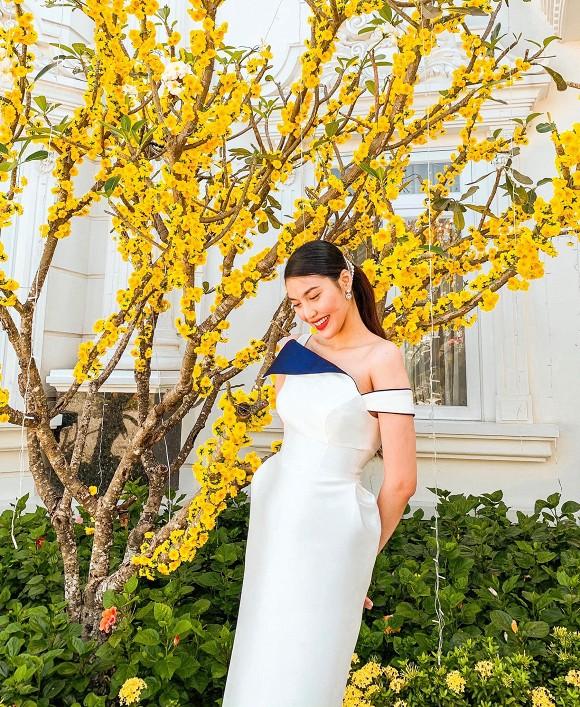 Mẹ bỉm sữa Lan Khuê lại gây mê với nhan sắc hút mắt cùng gu thời trang nửa kín nửa hở-4