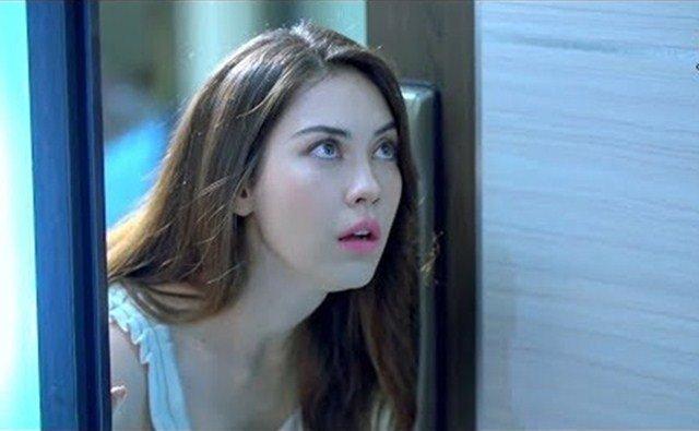 Đang ngủ chồng bỗng biến mất, tôi sững sờ bắt gặp anh làm việc lén lút trên sofa-2