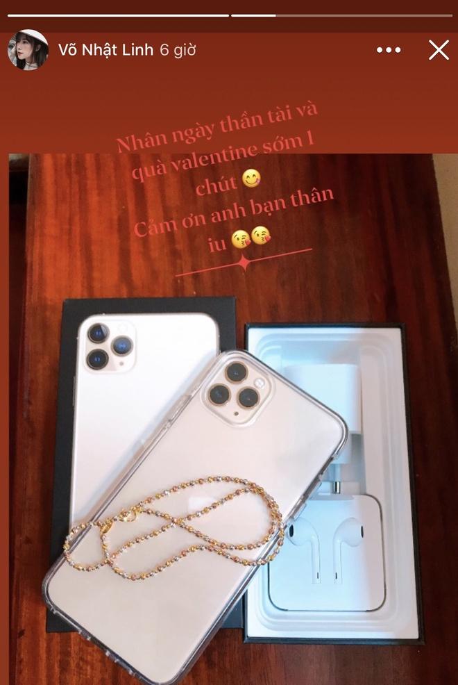 Văn Đức, Bùi Tiến Dũng tặng vàng, điện thoại cho vợ ngày vía Thần tài-1