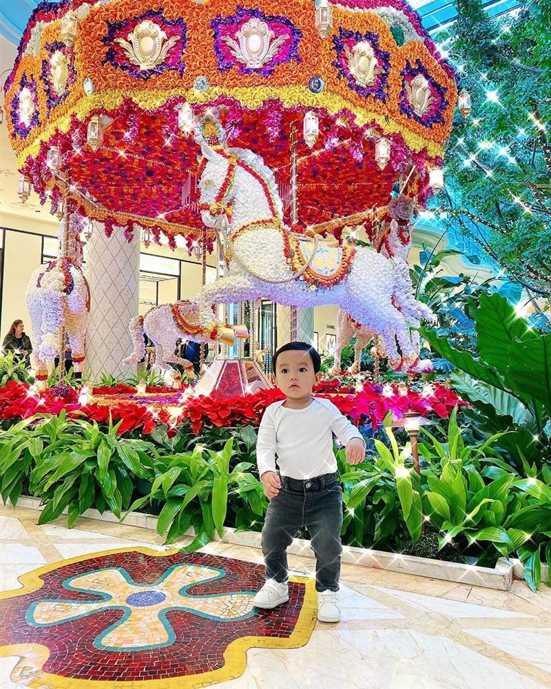 Quý tử nhà Phạm Hương trở thành thánh biểu cảm trên MXH với loạt ảnh không thể không yêu-2