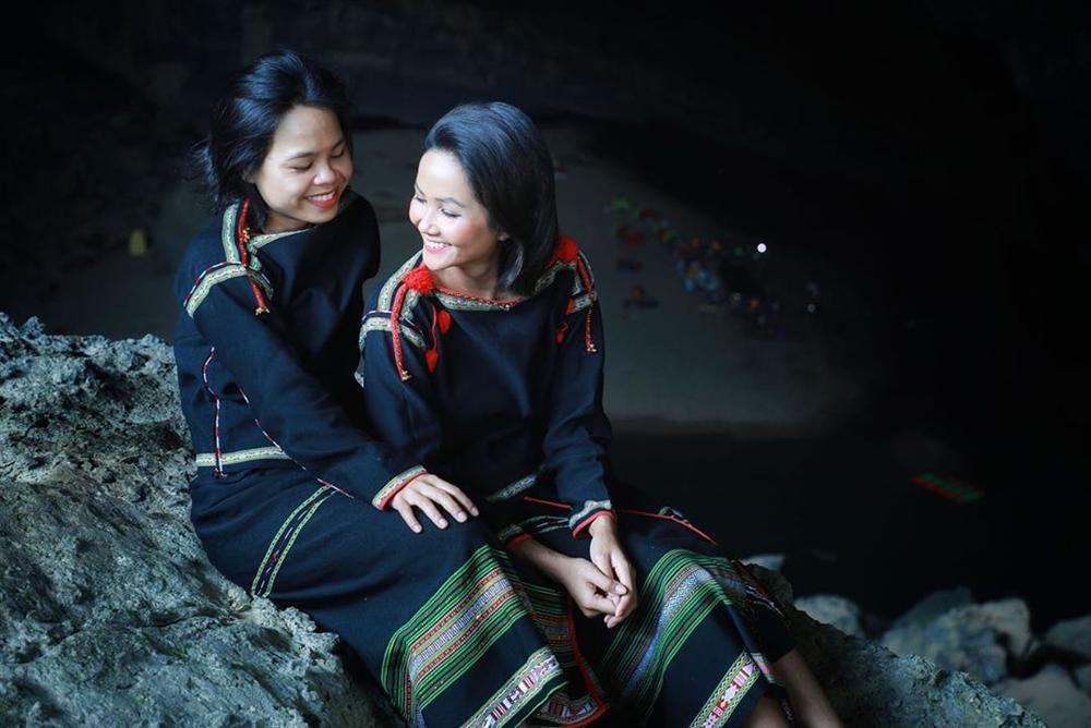 HHen Niê múa vũ khúc Sơn Đoòng tại hang động lớn nhất thế giới-9