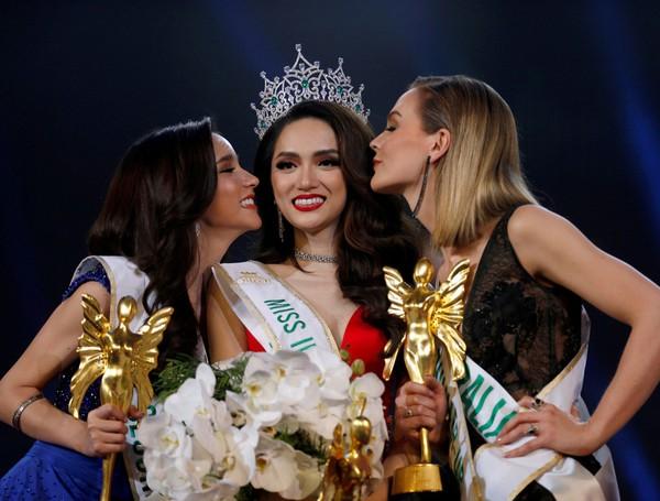 Nhan sắc chưa thắng được Nong Poy nhưng Hương Giang đã vượt qua cô ấy về điều này!-4