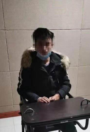 Đêm hôm bị cướp lẻn vào nhà, cô gái vừa ho vừa nói: Tôi mới từ Vũ Hán trở về-1