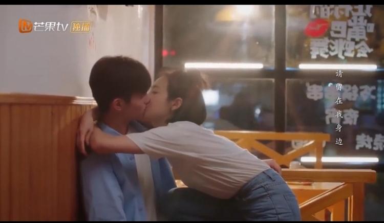 Chìm đắm với cảnh hôn trong phim Hoa ngữ có rating cao nhất mùa dịch virus corona-6