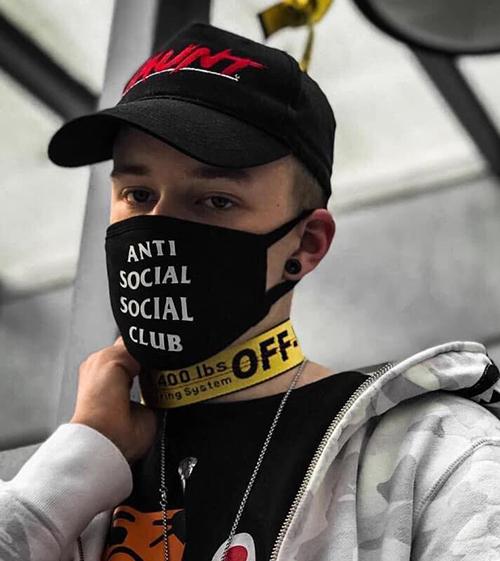 Những chiếc khẩu trang giá trên trời: Có cái cả trăm triệu đồng-4