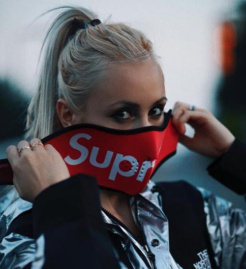 Những chiếc khẩu trang giá trên trời: Có cái cả trăm triệu đồng-5