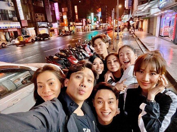 Cách nhau 14 tuổi nhưng Hari Won trẻ trung không kém cạnh em chồng-8