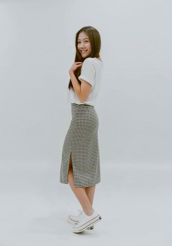 Cách nhau 14 tuổi nhưng Hari Won trẻ trung không kém cạnh em chồng-12