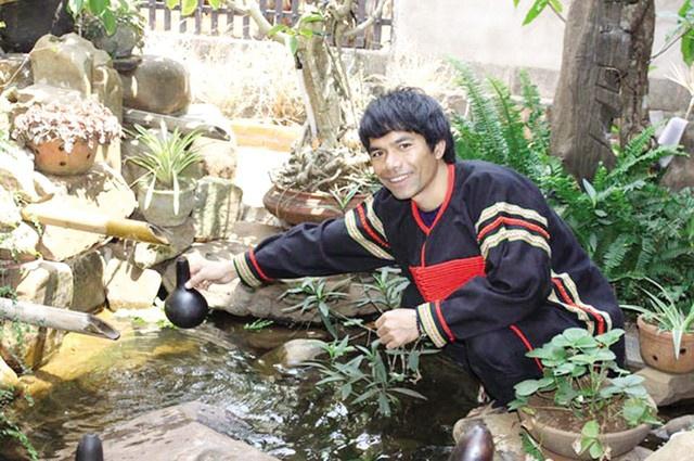 Top 6 Vietnam Idol 2012 – người nổi tiếng, người về quê chăn lợn-2