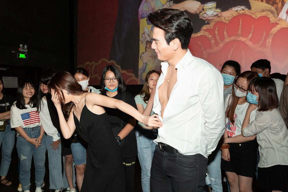 Lan Ngọc trầm trồ trước thân hình 6 múi cực phẩm của Xuân Tiền-6