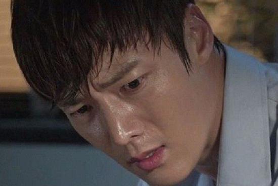 Vợ dẫn bạn gái về nhà chơi, nhìn vết bớt trên đùi cô ta tôi thét lên kinh sợ