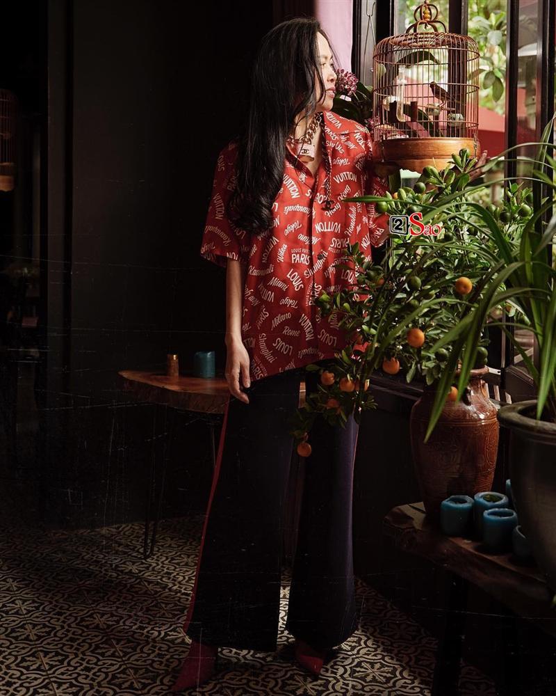 Nhìn cây hàng hiệu của Phượng Chanel mà cư dân mạng tranh cãi: Thẩm mỹ kém hay là Quá chất đây?-6