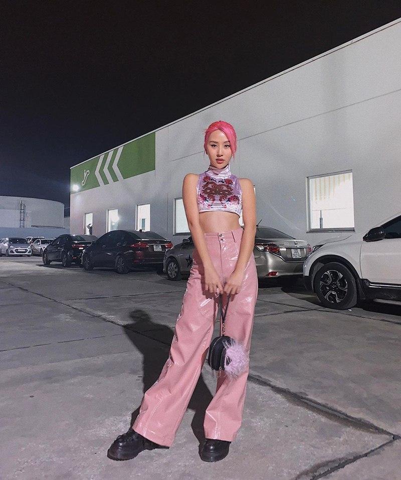 Thúy Vi chất lừ sau style hở bạo - Đức Phúc check in Hà Nội với thánh ăn Yang Soo Bin-6